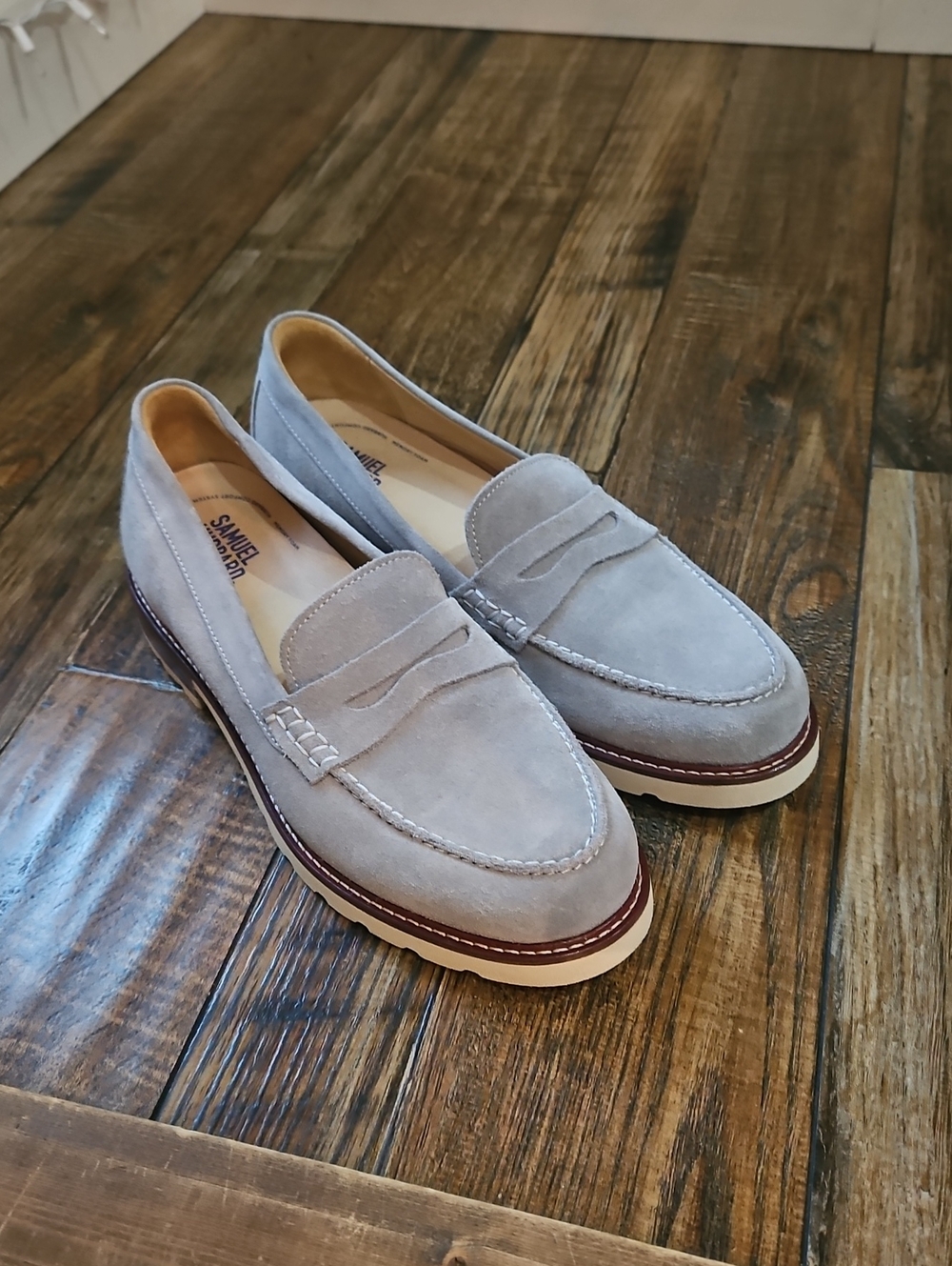 NWOT Samuel Hubbard Women's Quality Gray Suede Leather‎ Penny Loafers Portugal